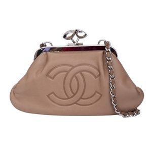 CHANEL LAMBSKIN BEIGE CC KISS LOCK EVENING CLUTCH (2004) TIMELESS